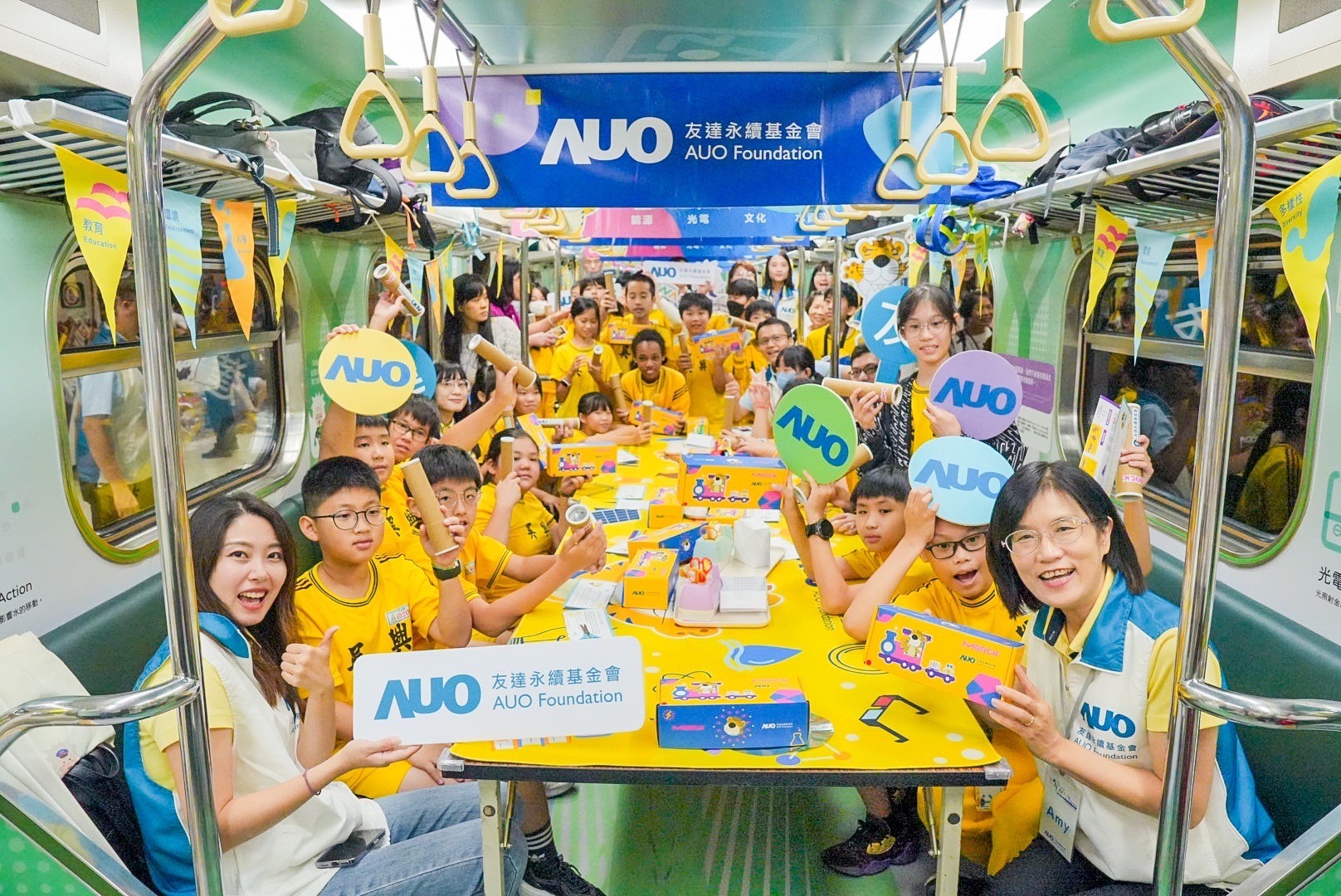 友達永續基金會響應國科會推動的「臺灣科普環島列車」正式啟航，透過「生活中的科學」車廂課程設計，展開為期6天巡迴全臺17個縣市、停靠32站的移動式科普之旅